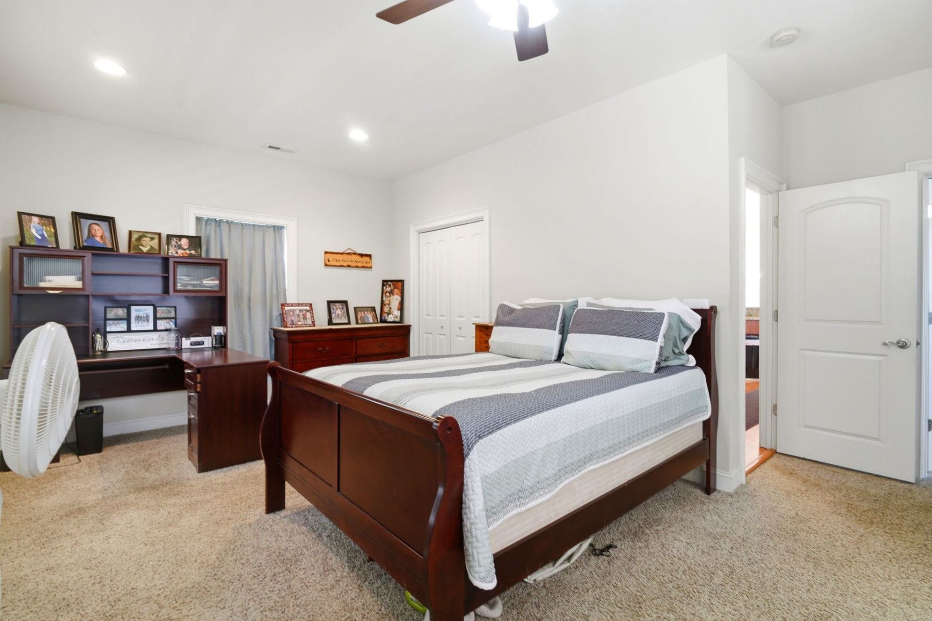 577 Sunnyside Ave.  Photo 18