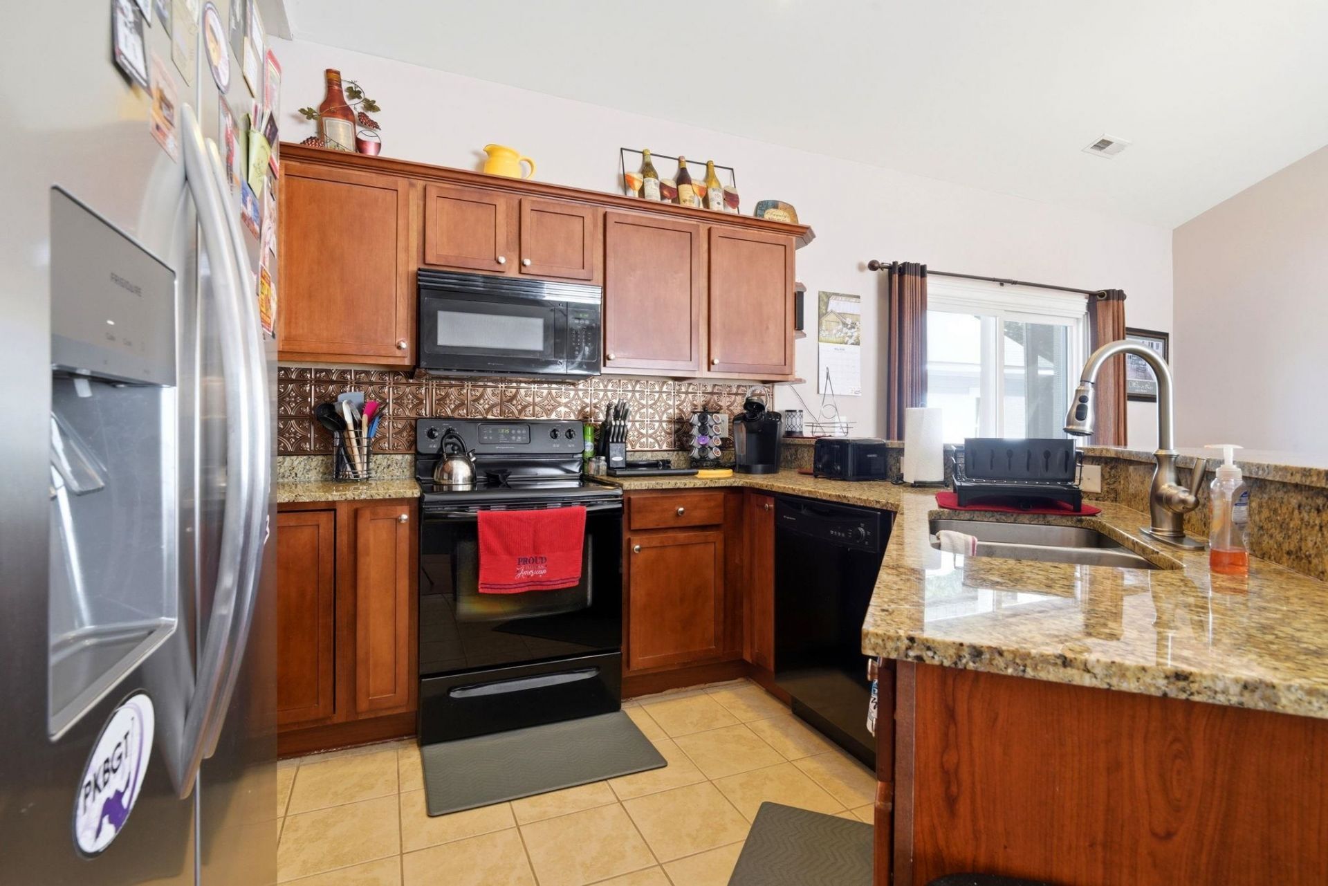 577 Sunnyside Ave.  Photo 7