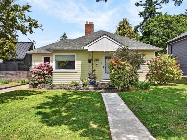 415 Dundas St, Victoria, BC V9A 3K1
