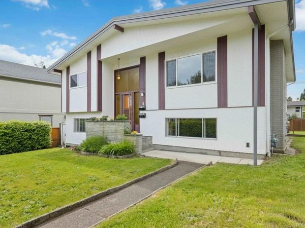 1273 Denman St , Victoria, BC V8T 1L8