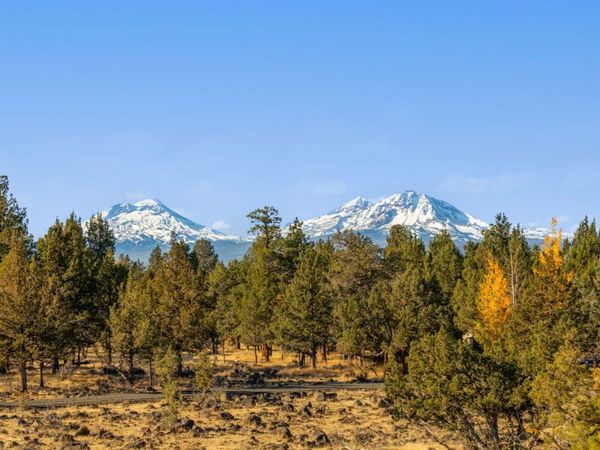 17720 Mountain View Road, Sisters, OR 97759