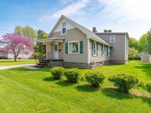 817 Oak Street, Manistee, MI 49660