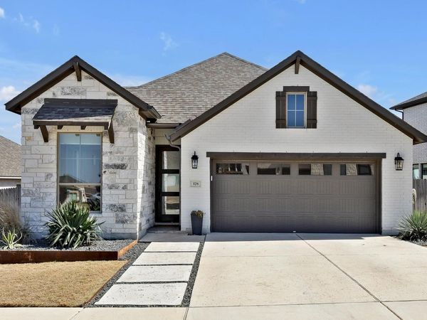 378 Carpenter Hill DRS , Buda, TX 78610