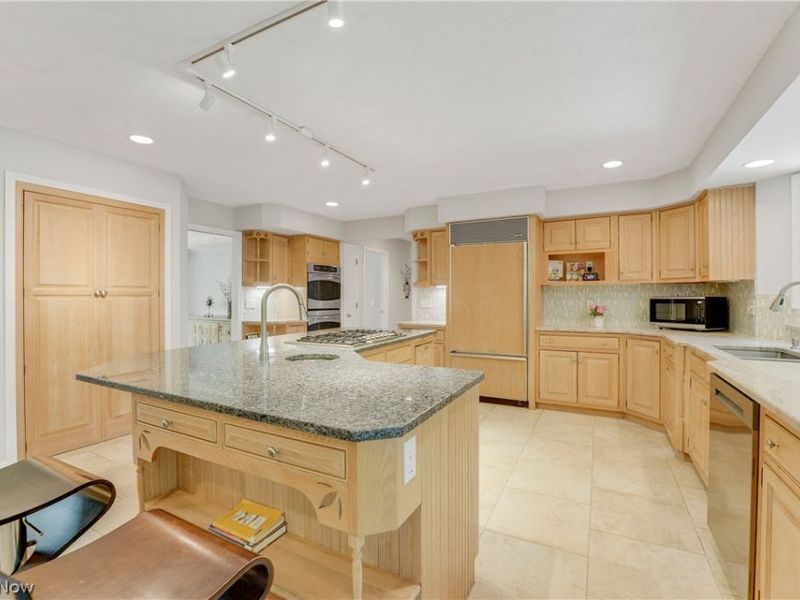 5157 Crofton Avenue , Solon, OH 44139 Photo 12
