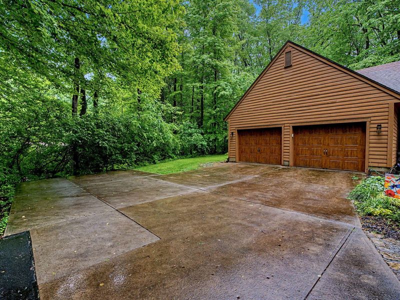 575 Hornwood Drive, Springfield, OH 45504 Photo 4