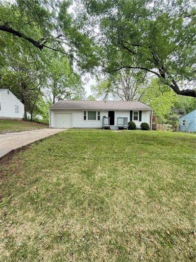1000 NE 66th Terrace, Gladstone, MO 64118 Main Photo