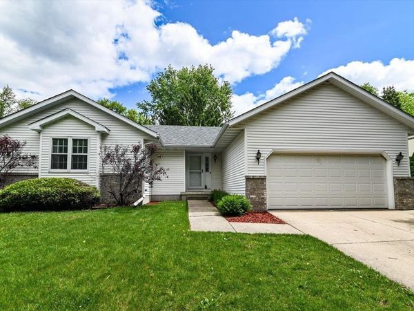 2609 Crest Line Drive, Madison, WI 53704