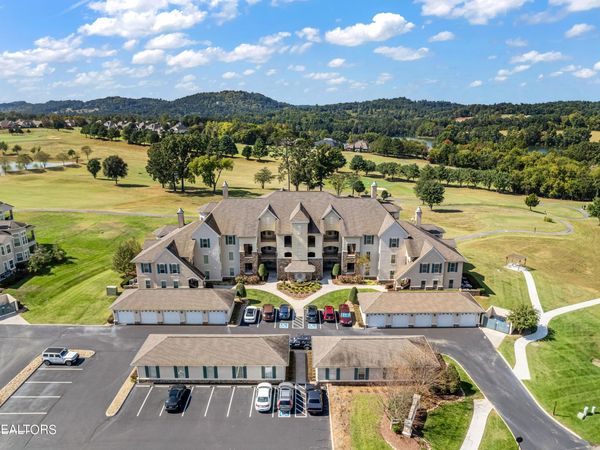 565 Rarity Bay Pkwy, Vonore, TN 37885