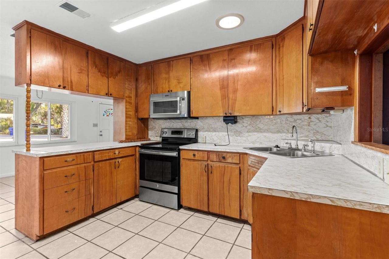 803 Carol Court , Tavares, FL 32778 Photo
