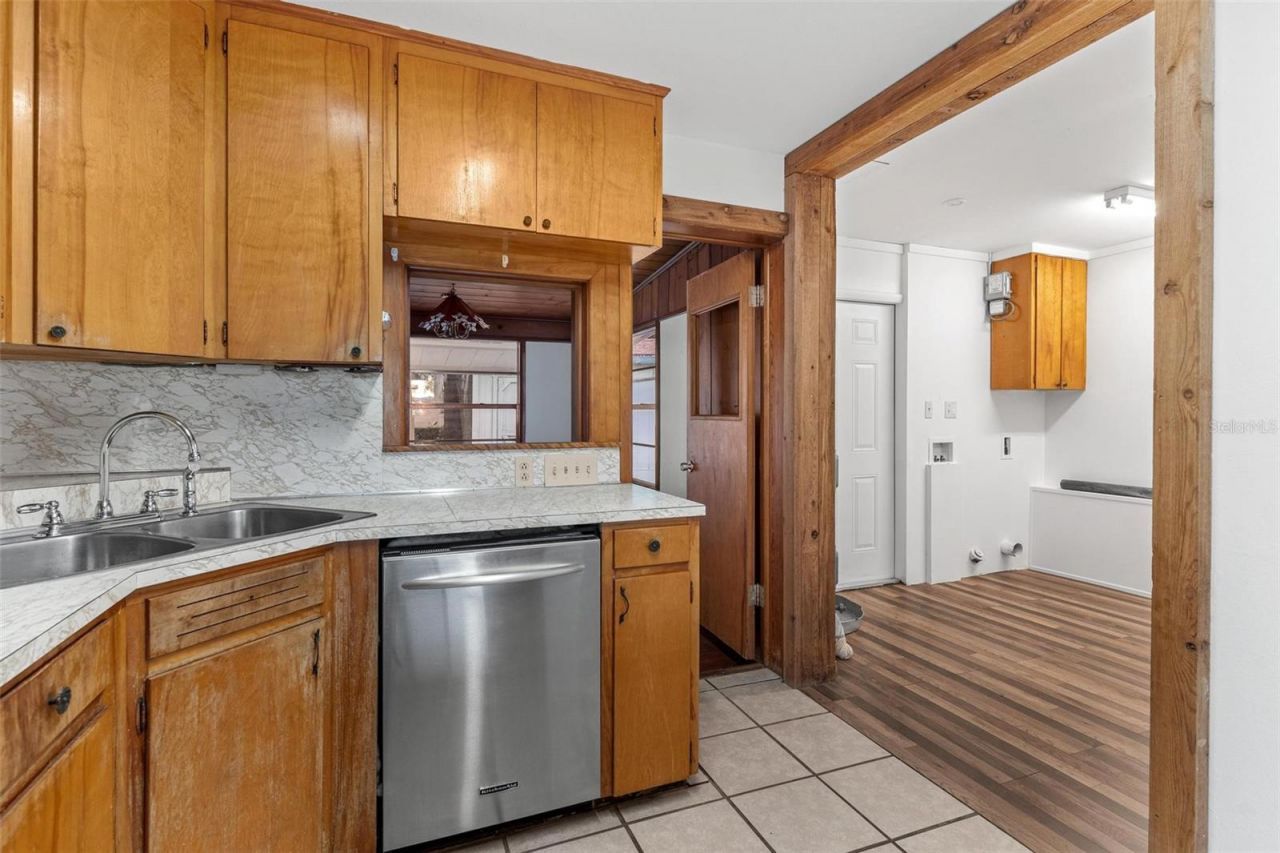 803 Carol Court , Tavares, FL 32778 Photo