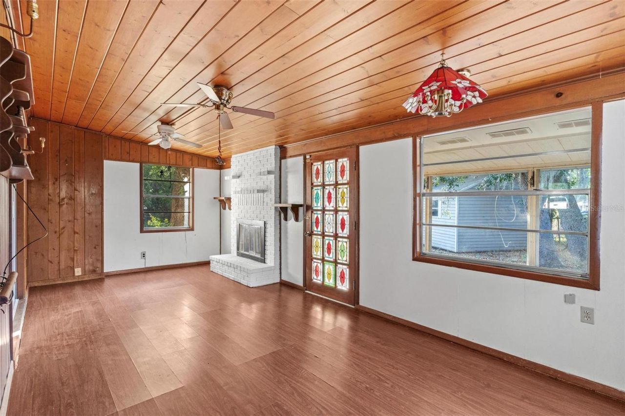 803 Carol Court , Tavares, FL 32778 Photo