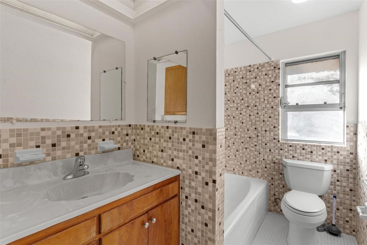 803 Carol Court , Tavares, FL 32778 Photo