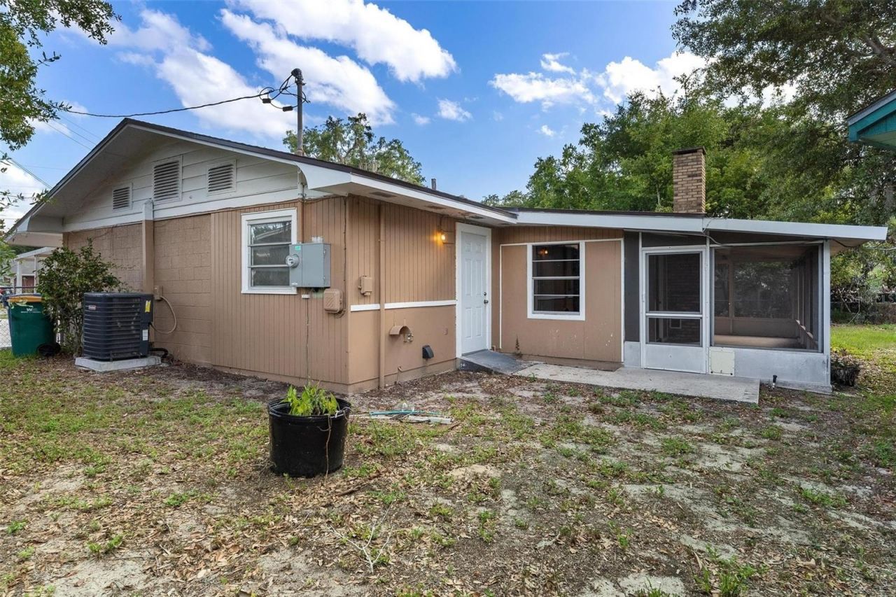 803 Carol Court , Tavares, FL 32778 Photo