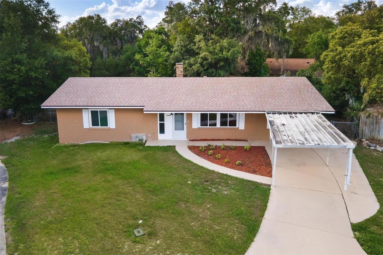 803 Carol Court , Tavares, FL 32778 Photo