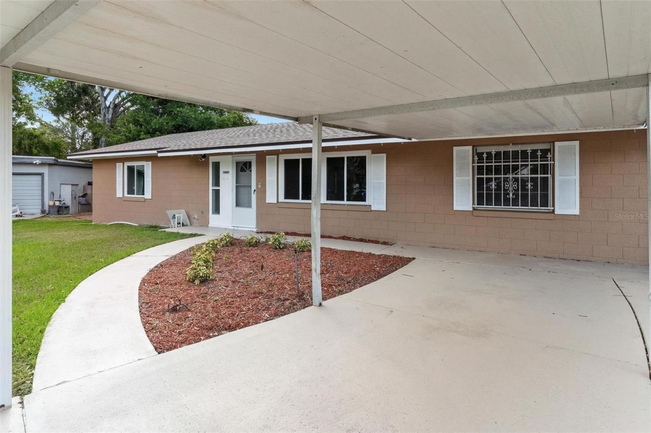 803 Carol Court , Tavares, FL 32778 Photo