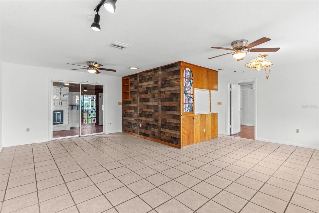 803 Carol Court , Tavares, FL 32778 Photo