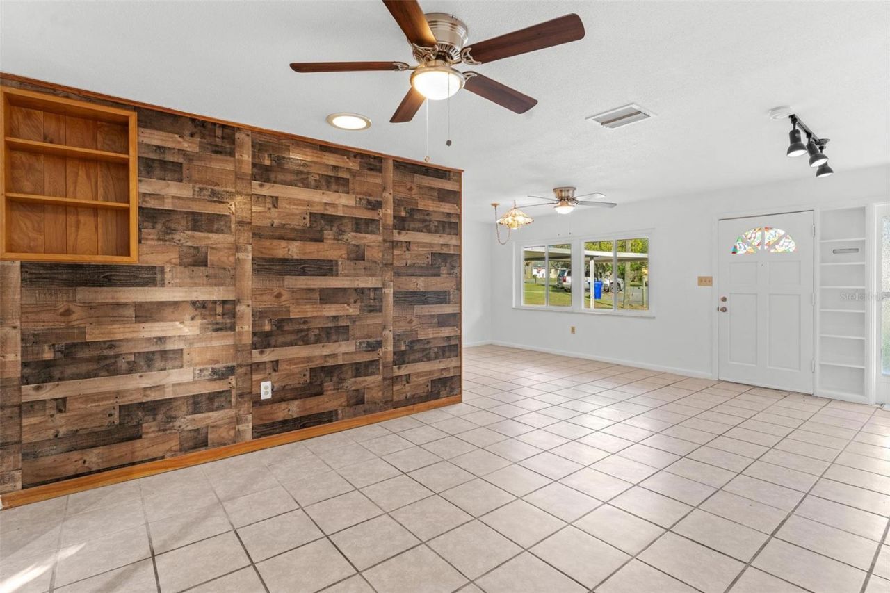 803 Carol Court , Tavares, FL 32778 Photo