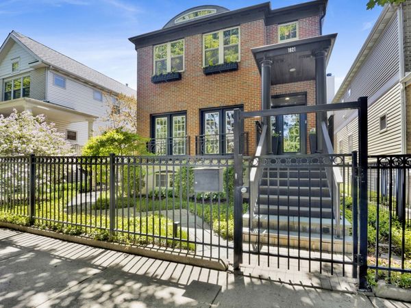 1621 W Rosehill Drive , Chicago, IL 60660
