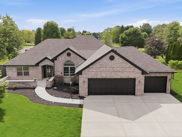 3830 S Redbird Trail , New Palestine, IN 46163