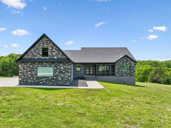 2064 Roberts Rd, Watertown, TN 37184