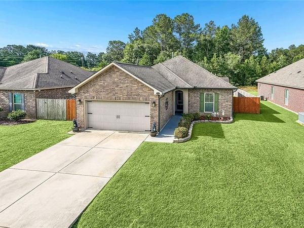 712 BRANCH CROSSING Drive, Covington, LA 70435