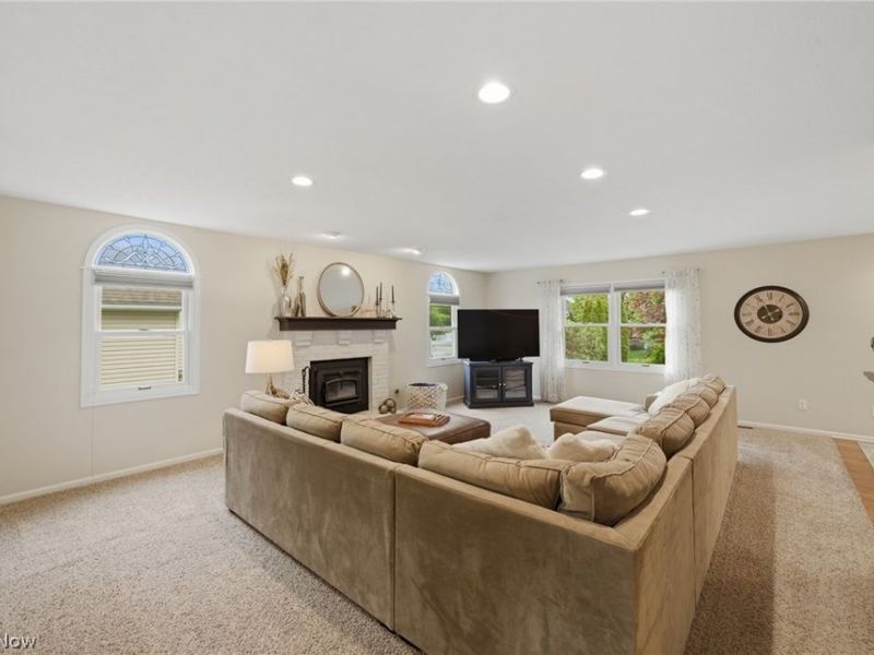 10376 Lake Meadows Drive, Strongsville, OH 44136 Photo 6