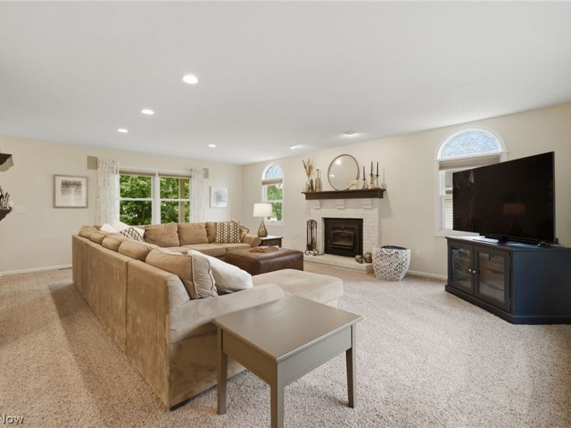 10376 Lake Meadows Drive, Strongsville, OH 44136 Photo 7