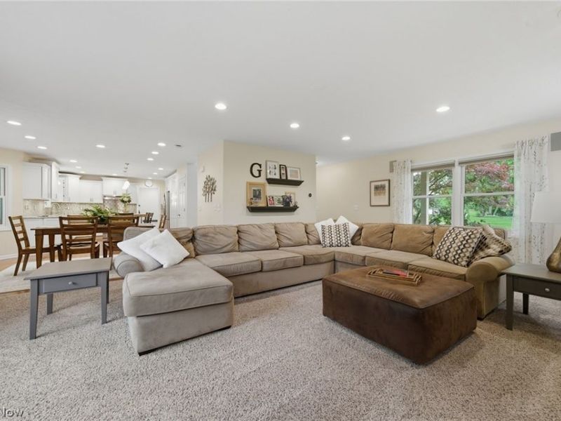 10376 Lake Meadows Drive, Strongsville, OH 44136 Photo 9