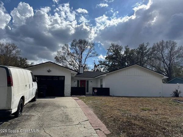 2318 Maple Hill Drive , Lakeland, FL 33811