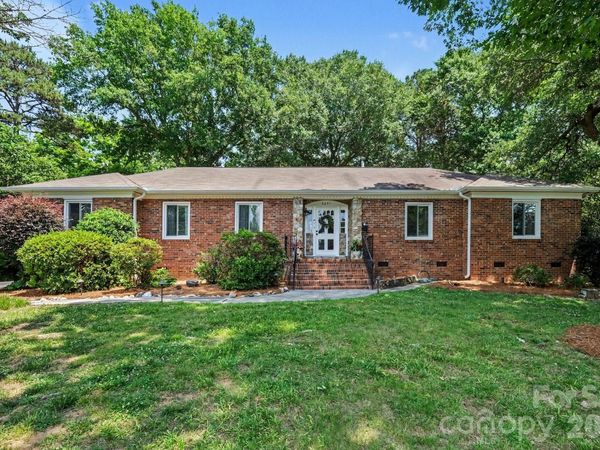 6641 Brookmeade Drive , Charlotte, NC 28226