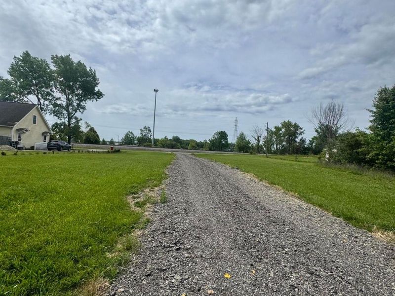 12438 Adams Lane SW, Pataskala, OH 43062 Photo 2