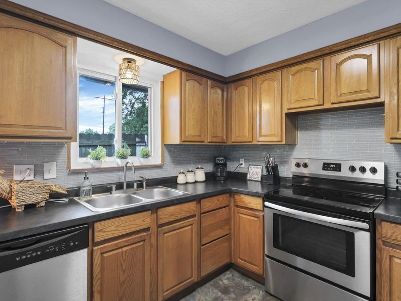 126 Oxley Road, Columbus, OH 43228 Photo 17