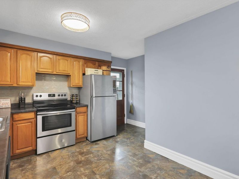 126 Oxley Road, Columbus, OH 43228 Photo 18