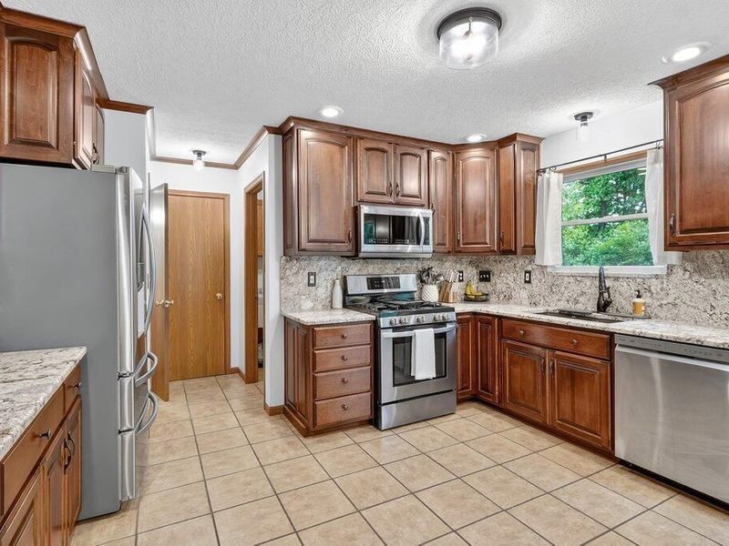 749 Barberry Spur Avenue, Delaware, OH 43015 Photo 11