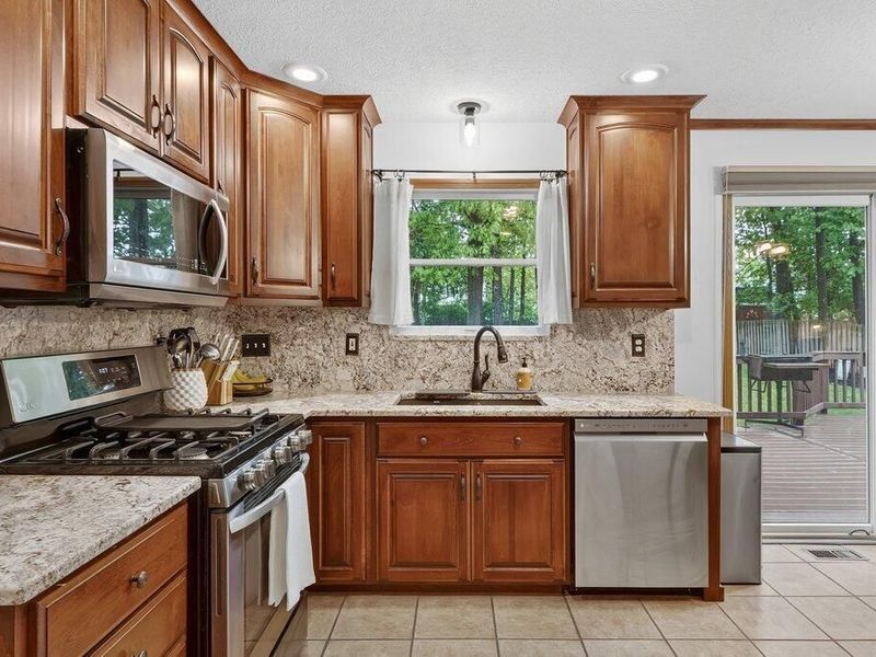 749 Barberry Spur Avenue, Delaware, OH 43015 Photo 12