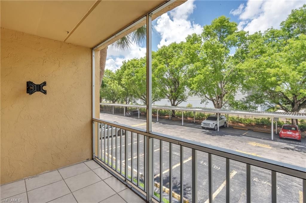 2366 E Mall Dr, Unit 212, Fort Myers, FL 33901 Photo