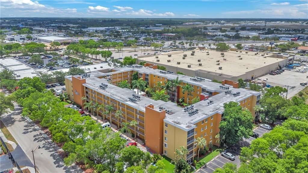 2366 E Mall Dr, Unit 212, Fort Myers, FL 33901 Photo