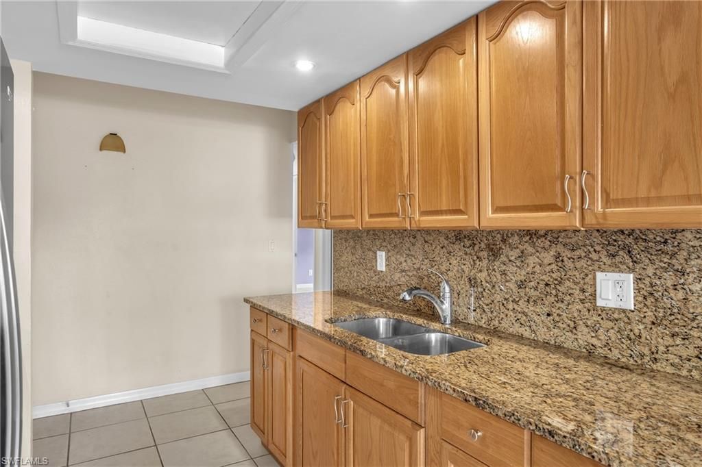 2366 E Mall Dr, Unit 212, Fort Myers, FL 33901 Photo