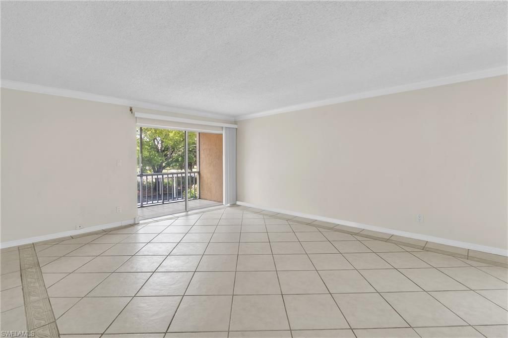 2366 E Mall Dr, Unit 212, Fort Myers, FL 33901 Photo