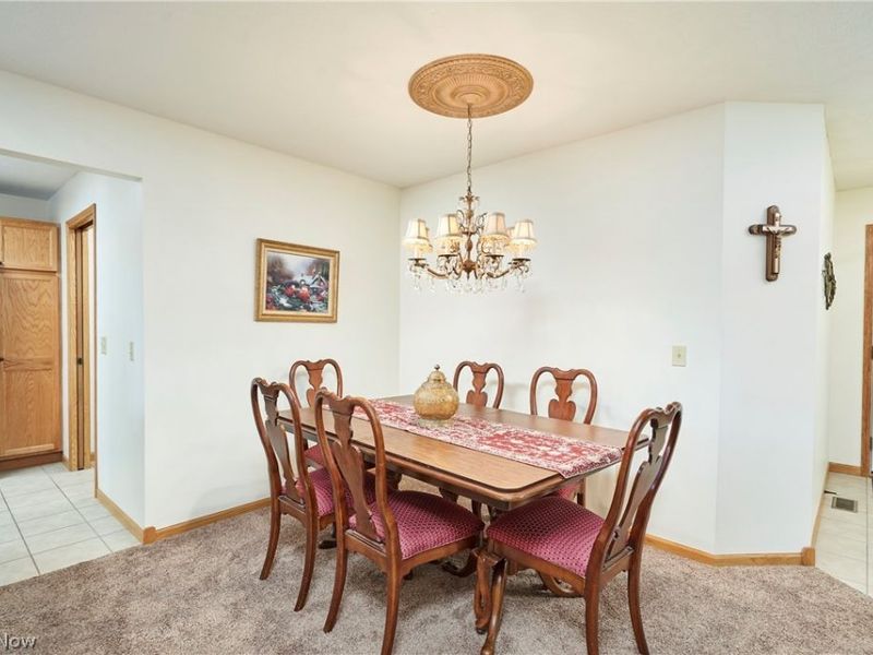 995 Bristol Drive, Akron, OH 44312 Photo 11