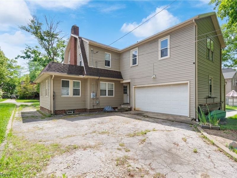 1359 Delia Avenue, Akron, OH 44320 Photo 2