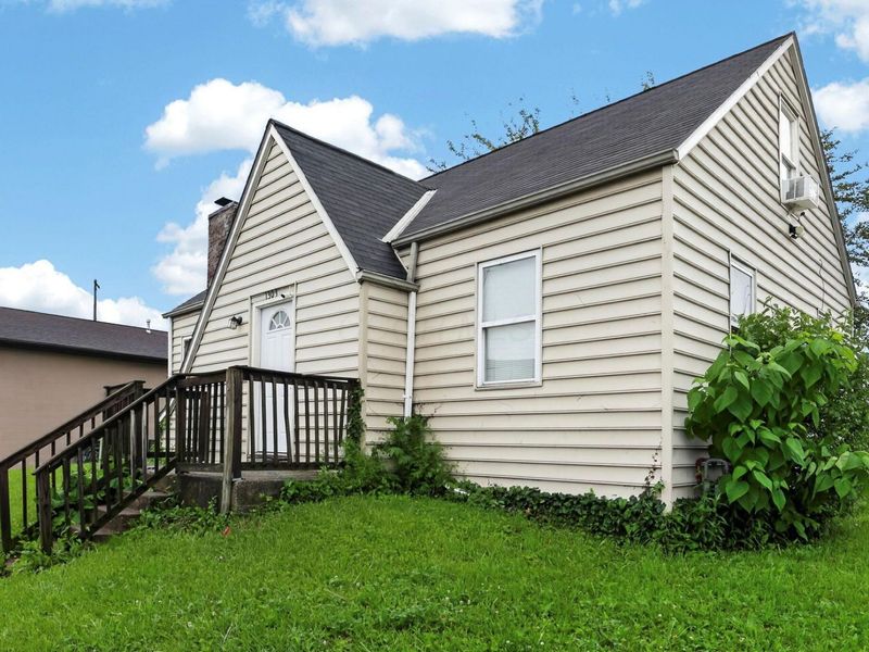 1303 E 22nd Avenue , Columbus, OH 43211 Photo 3