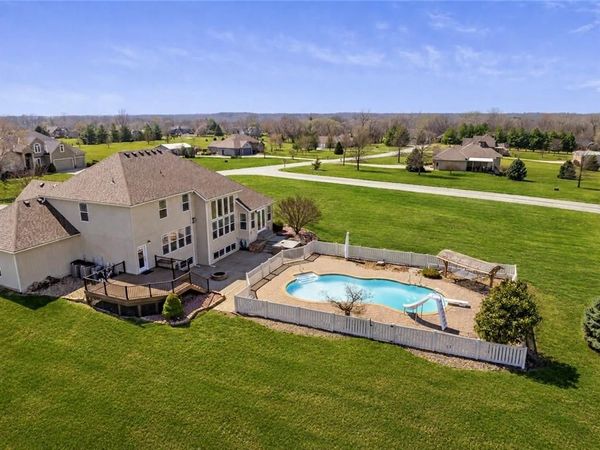 24611 Woodland Circle, Lee's Summit, MO 64086
