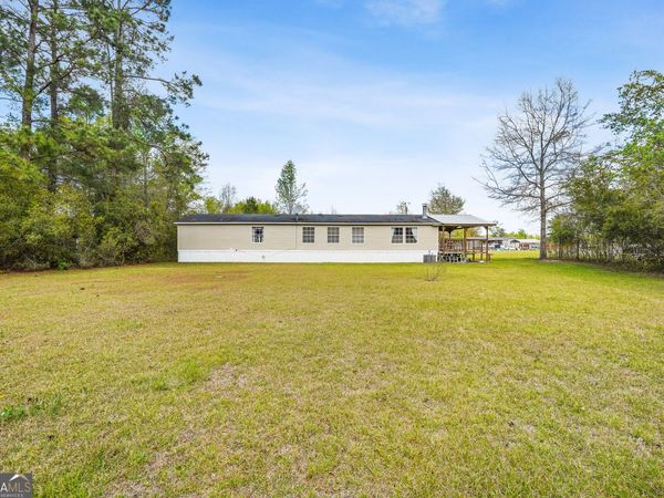 1298 Lee Road, Pembroke, GA 31321