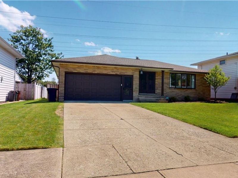 2221 Coventry Drive , Parma, OH 44134 Photo 1