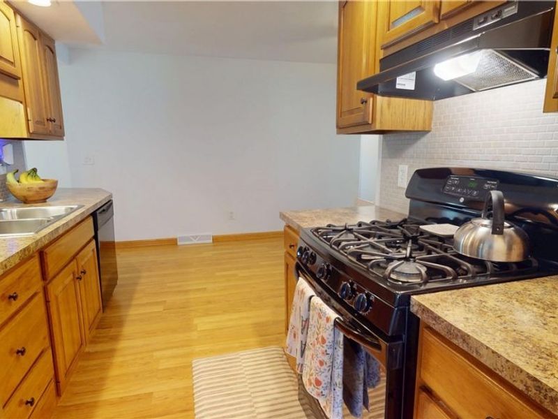 2221 Coventry Drive , Parma, OH 44134 Photo 10