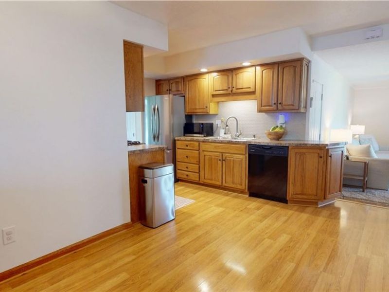 2221 Coventry Drive , Parma, OH 44134 Photo 8