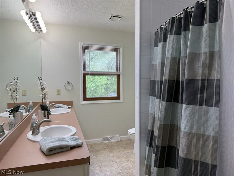 9109 Lake In The Woods Trail, Chagrin Falls, OH 44023 Photo 22