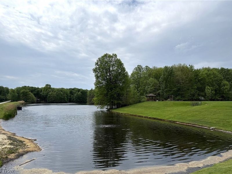 9109 Lake In The Woods Trail, Chagrin Falls, OH 44023 Photo 5