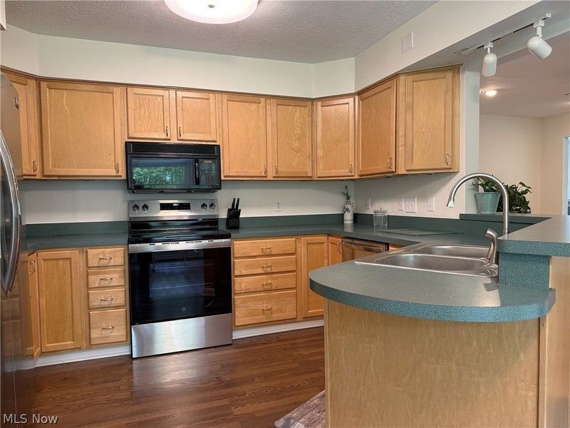 9109 Lake In The Woods Trail, Chagrin Falls, OH 44023 Photo 7
